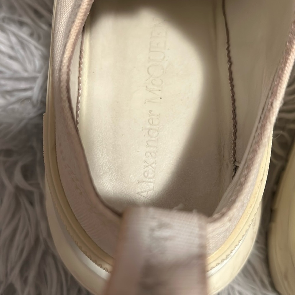 Alexander McQueen Tread Slick Women's Sneakers - Picture 9 of 10